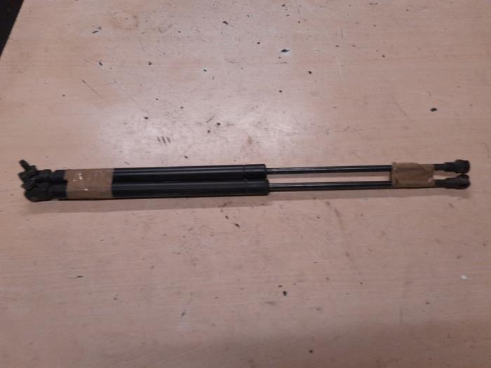 Seat Leon Gasdemper links-achter