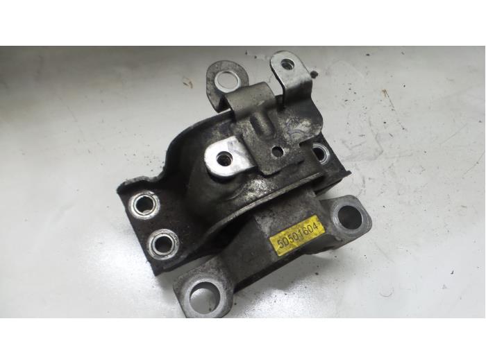 Alfa Romeo 159 Motorsteun