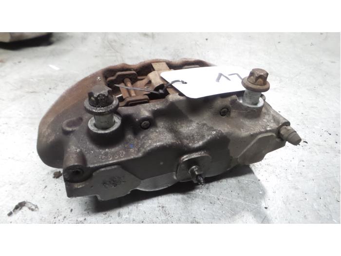 Alfa Romeo 159 Remklauw (Tang) links-voor