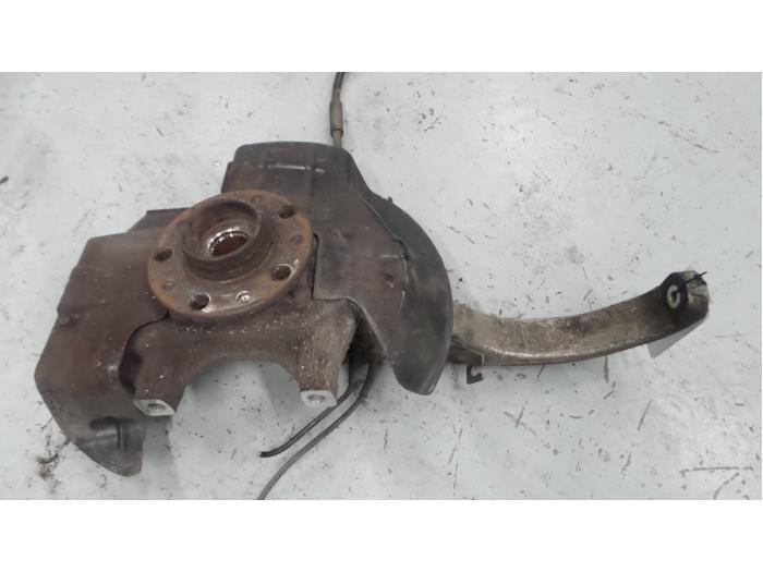 Alfa Romeo 159 Fusee links-voor