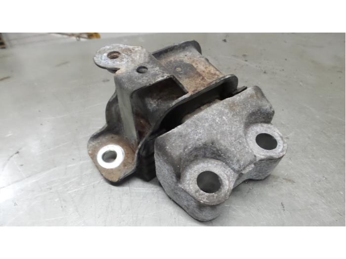 Alfa Romeo Mito Motorsteun