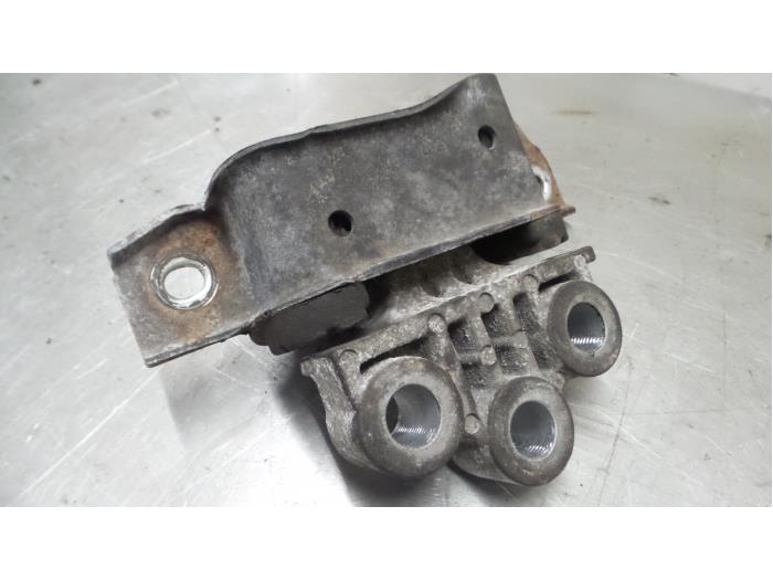 Alfa Romeo Mito Motorsteun