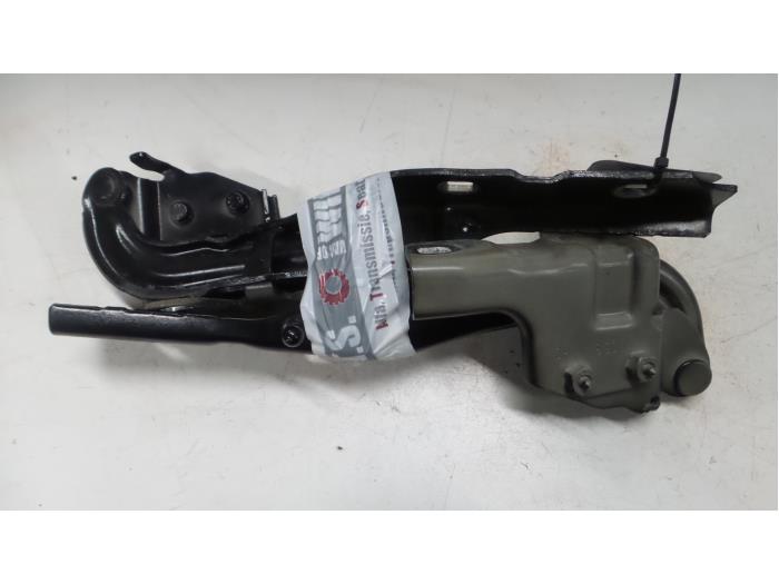 Alfa Romeo Giulietta Motorkap Scharnier