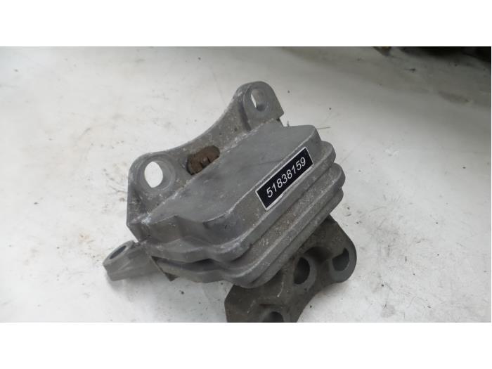 Alfa Romeo Giulietta Motorsteun