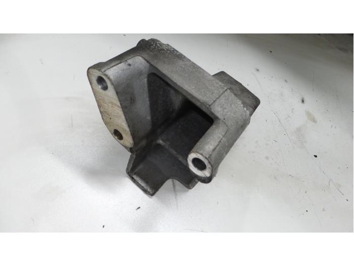 Alfa Romeo 166 Motorsteun