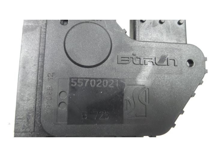 Gaspedaalpositie Sensor Alfa Romeo MiTo (955), Hatchback, 2008 / 2018 1.4 TB 16V, Hatchback, Benzine, 1.368cc, 114kW (155pk), FWD, 199A8000, 2008-08 / 2011-06, 955AXA (55702021)