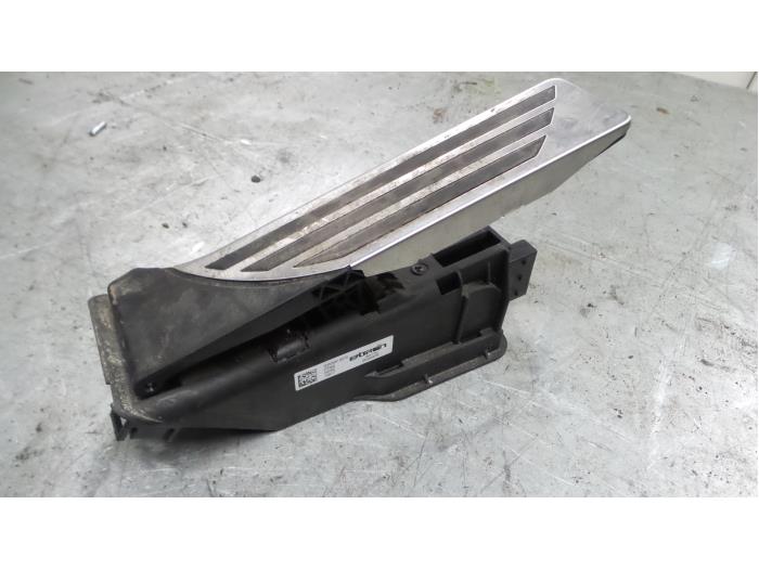 Alfa Romeo Giulia Gaspedaal