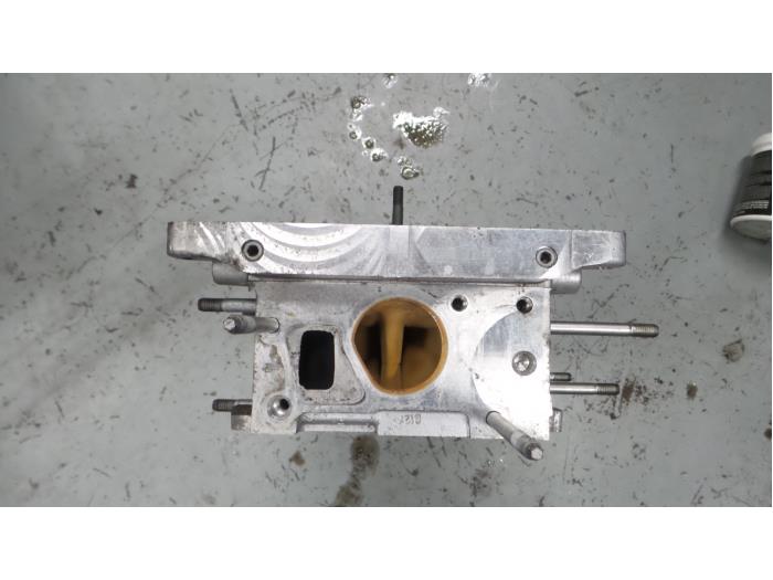 Cilinderkop van een Alfa Romeo Giulietta (940) 1.6 JTDm 16V 2012