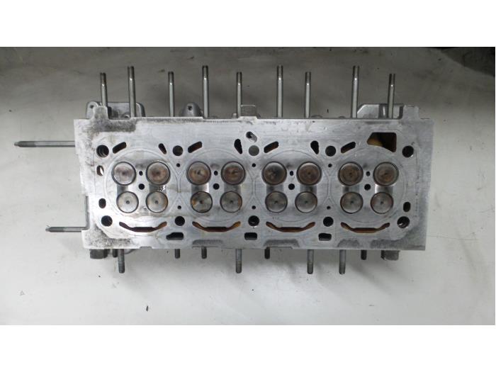Cilinderkop van een Alfa Romeo Giulietta (940) 1.6 JTDm 16V 2012