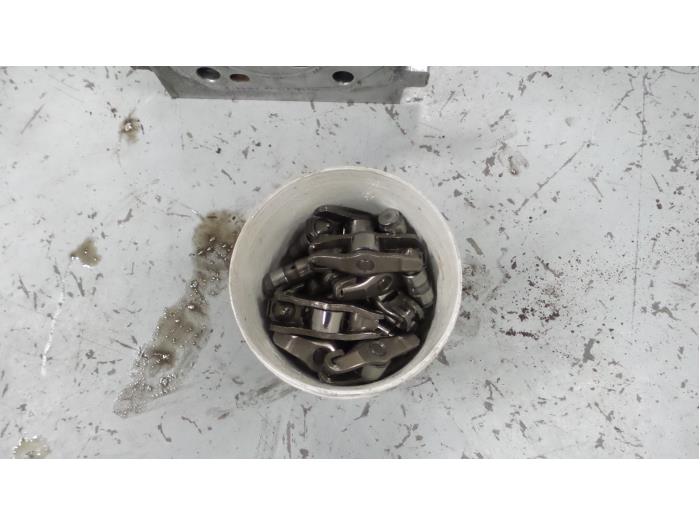 Cilinderkop van een Alfa Romeo Giulietta (940) 1.6 JTDm 16V 2012