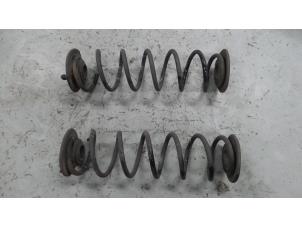 Gebruikte Schroefveer achter Seat Leon (5FB) 1.6 TDI Ecomotive 16V Prijs € 35,00 Margeregeling aangeboden door A.T.S. van de Wiel