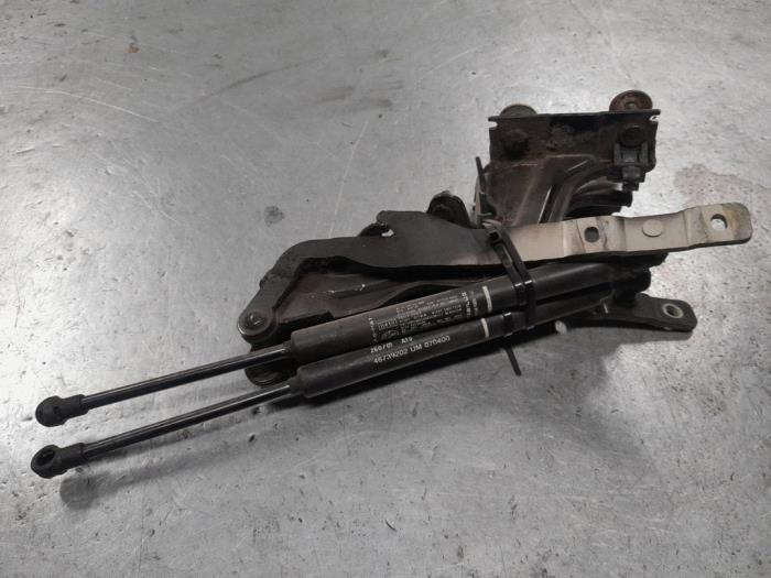 Alfa Romeo 147 Motorkap Scharnier