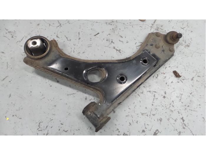 Alfa Romeo Mito Draagarm links-voor