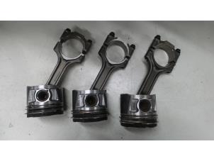 Gebruikte Zuiger Alfa Romeo Giulietta (940) 1.6 JTDm 16V Prijs € 165,00 Margeregeling aangeboden door A.T.S. van de Wiel