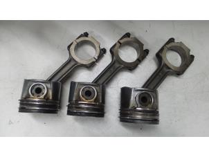 Gebruikte Zuiger Alfa Romeo 159 (939AX) 1.9 JTDm Prijs € 145,00 Margeregeling aangeboden door A.T.S. van de Wiel