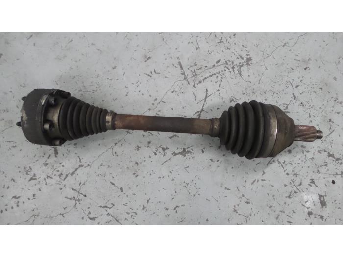 Volkswagen Polo Aandrijfas links-voor