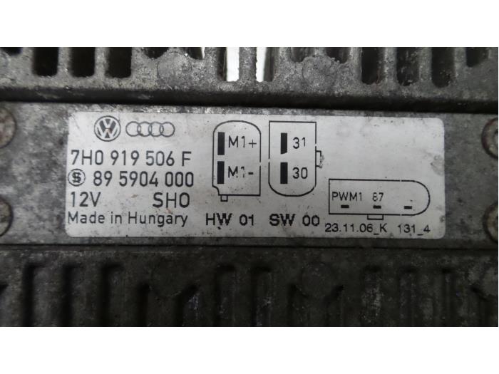 Computer Koeling van een Volkswagen Transporter T5 1.9 TDi 2007
