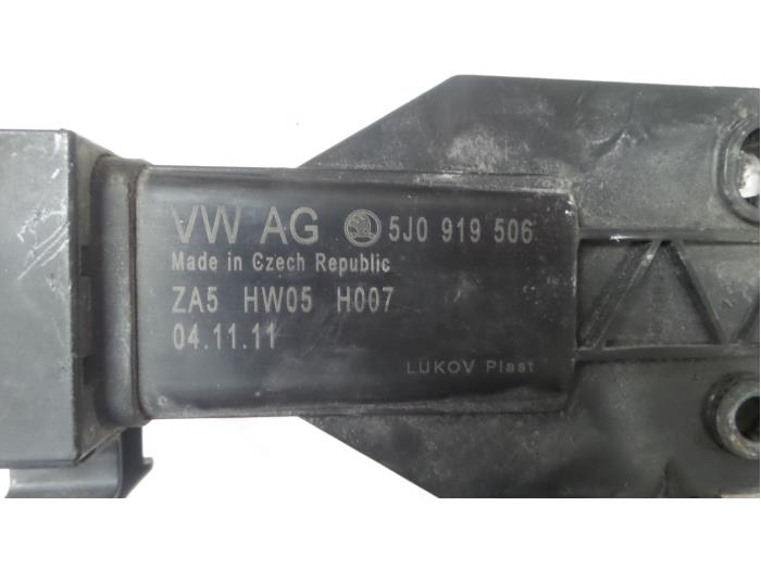 Computer Koeling van een Seat Ibiza ST (6J8) 1.6 TDI 105 2012