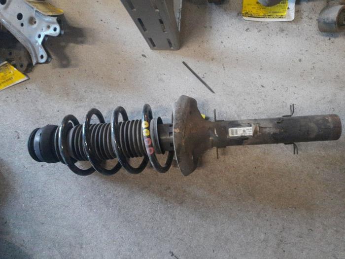 Seat Leon Schokdemperpoot links-voor