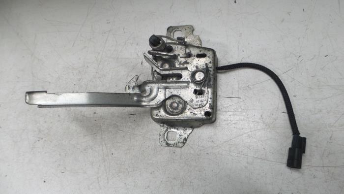 Mercedes Citan Slotmechaniek Motorkap