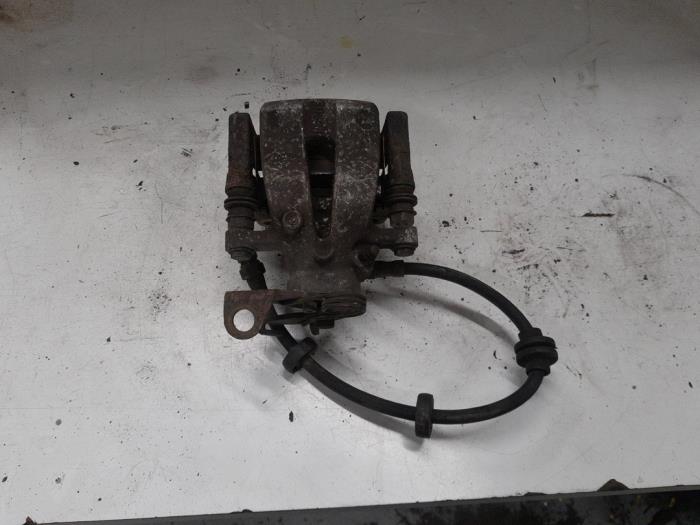 Alfa Romeo 156 Remklauw (Tang) rechts-achter