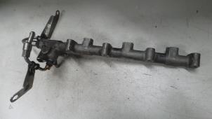 Gebruikte Injector brug Alfa Romeo 159 Sportwagon (939BX) 3.2 JTS V6 24V Q4 Prijs € 95,00 Margeregeling aangeboden door A.T.S. van de Wiel