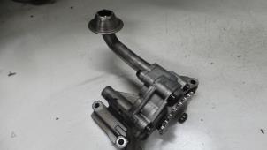 Gebruikte Oliepomp Volkswagen Caddy III (2KA,2KH,2CA,2CH) 2.0 SDI Prijs € 40,00 Margeregeling aangeboden door A.T.S. van de Wiel