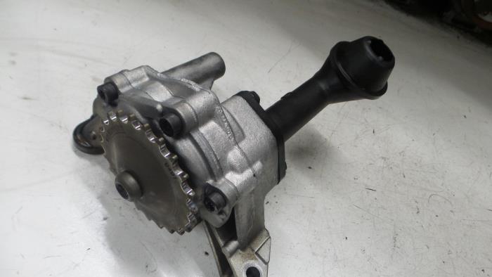 Volkswagen Caddy Oliepomp