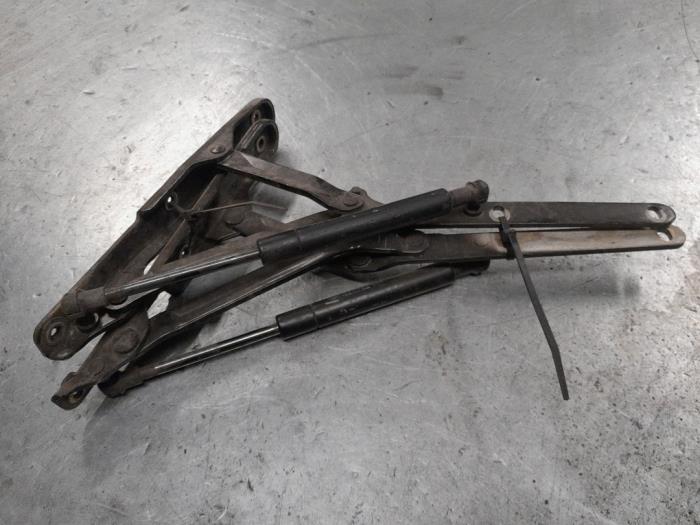 Alfa Romeo 156 Gasdemper links-achter