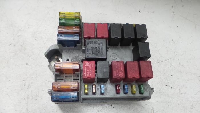 Alfa Romeo 166 Zekeringkast