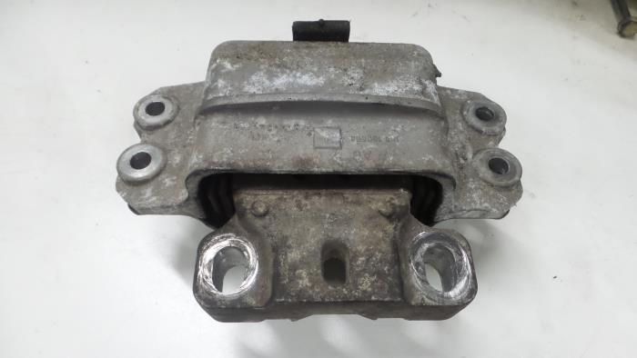 Volkswagen Caddy Motorsteun