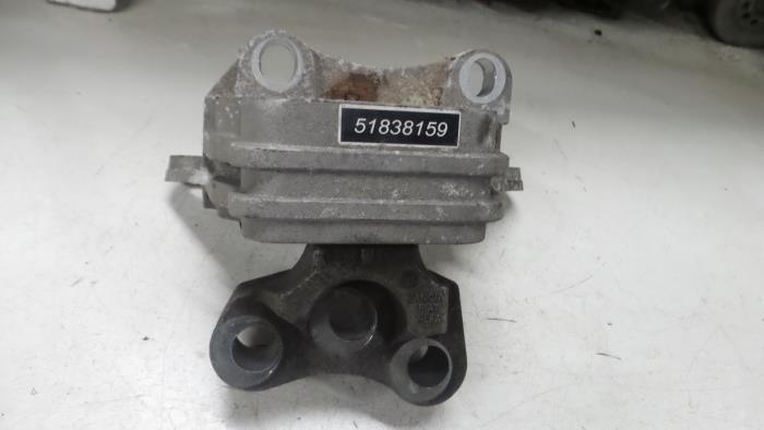 Alfa Romeo Giulietta Motorsteun