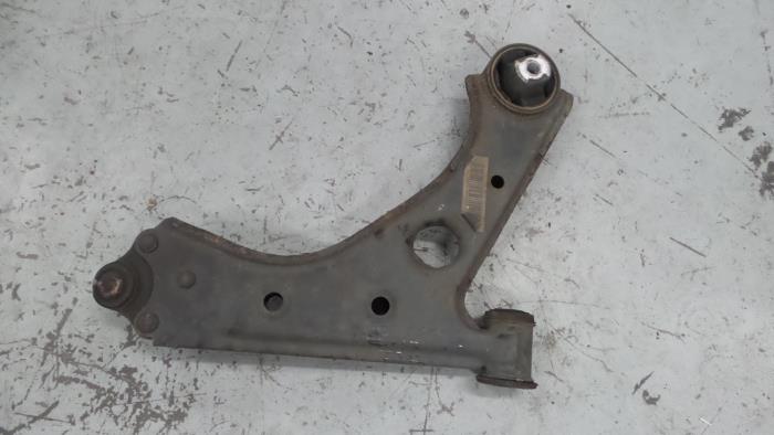 Alfa Romeo Mito Draagarm links-voor