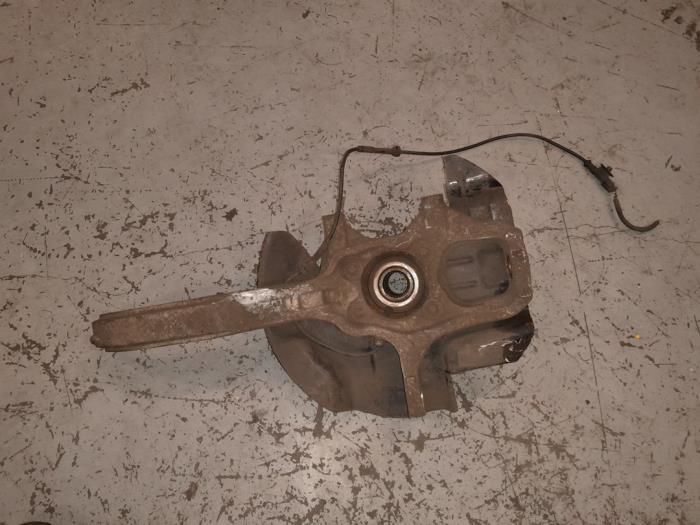 Alfa Romeo 159 Fusee links-voor