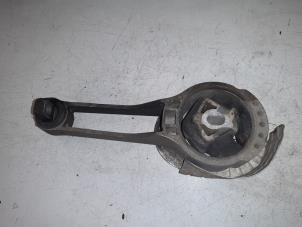 Gebruikte Motorsteun Alfa Romeo 159 Sportwagon (939BX) 3.2 JTS V6 24V Prijs € 75,00 Margeregeling aangeboden door A.T.S. van de Wiel