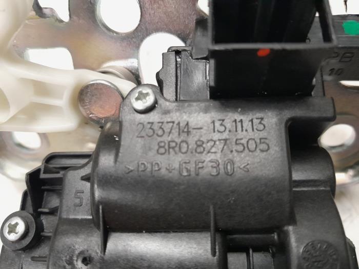 Slotvanger Achterklep van een Audi A1 Sportback (8XA/8XF) 1.6 TDI 16V 2014