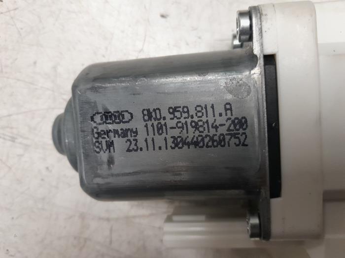 Ruitmechaniek 4Deurs rechts-achter van een Audi A1 Sportback (8XA/8XF) 1.6 TDI 16V 2014