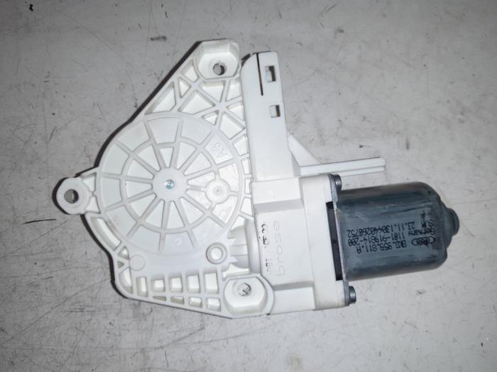 Ruitmechaniek 4Deurs rechts-achter van een Audi A1 Sportback (8XA/8XF) 1.6 TDI 16V 2014