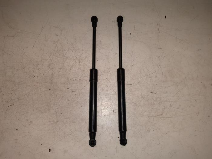 Audi A1 Set Gasdempers Achterklep