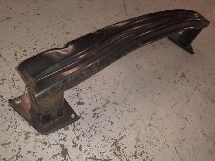 Bumperframe achter van een Audi A1 Sportback (8XA/8XF) 1.6 TDI 16V 2014