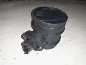 Gebruikte Luchthoeveelheidsmeter Alfa Romeo 159 (939AX) 1.9 JTS 16V Prijs € 40,00 Margeregeling aangeboden door A.T.S. van de Wiel