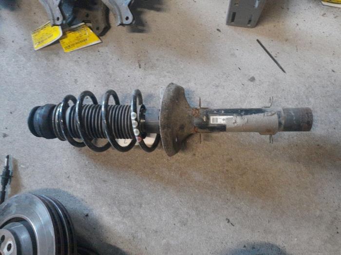 Seat Leon Schokdemperpoot links-voor