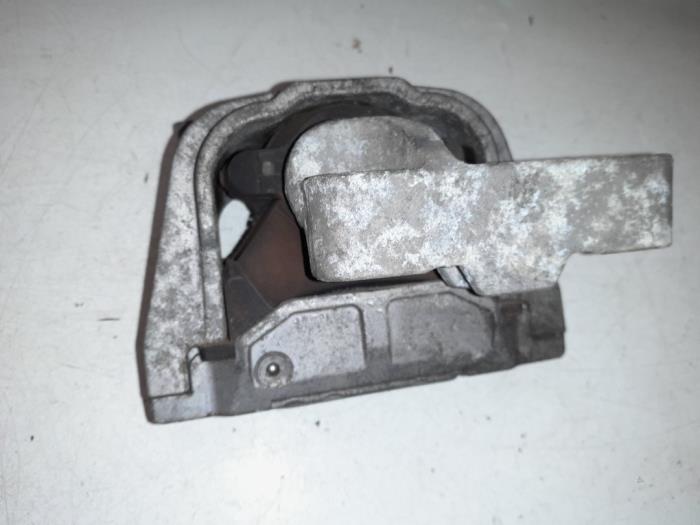 Volkswagen Caddy Motorsteun