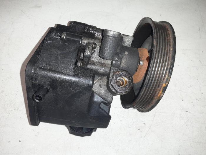 Mercedes Vito Stuurbekrachtiging Pomp