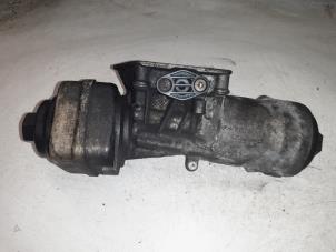 Gebruikte Oliefilterhuis Volkswagen Caddy III (2KA,2KH,2CA,2CH) 2.0 SDI Prijs € 55,00 Margeregeling aangeboden door A.T.S. van de Wiel