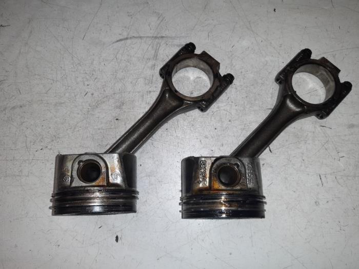 Volkswagen Caddy Zuiger