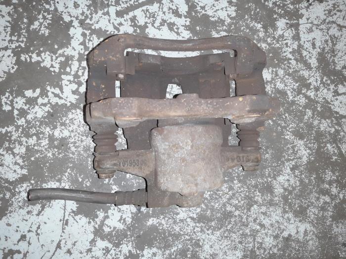 Alfa Romeo Mito Remklauw (Tang) rechts-voor