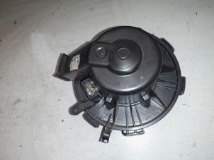 Gebruikte Chaufage Ventilatiemotor Volkswagen Crafter 2.5 TDI 30/32/35/46/50 Prijs € 65,00 Margeregeling aangeboden door A.T.S. van de Wiel