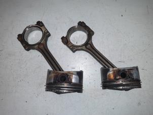 Gebruikte Zuiger Alfa Romeo 159 (939AX) 2.2 JTS 16V Prijs € 135,00 Margeregeling aangeboden door A.T.S. van de Wiel