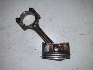 Gebruikte Zuiger Alfa Romeo 159 (939AX) 2.2 JTS 16V Prijs € 75,00 Margeregeling aangeboden door A.T.S. van de Wiel